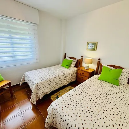 Holibai Martino, Con Super Vistas, Piscina Y Parking Apartamento Baiona